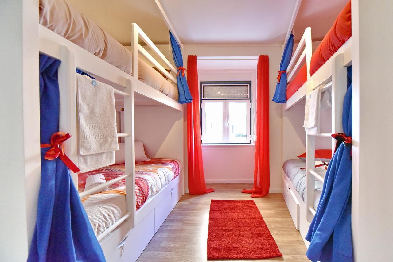 Train Lisbon Hostel Bagian luar foto